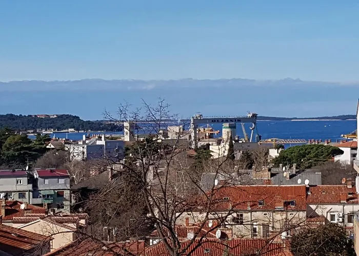 Monte Rizzi * Πούλα